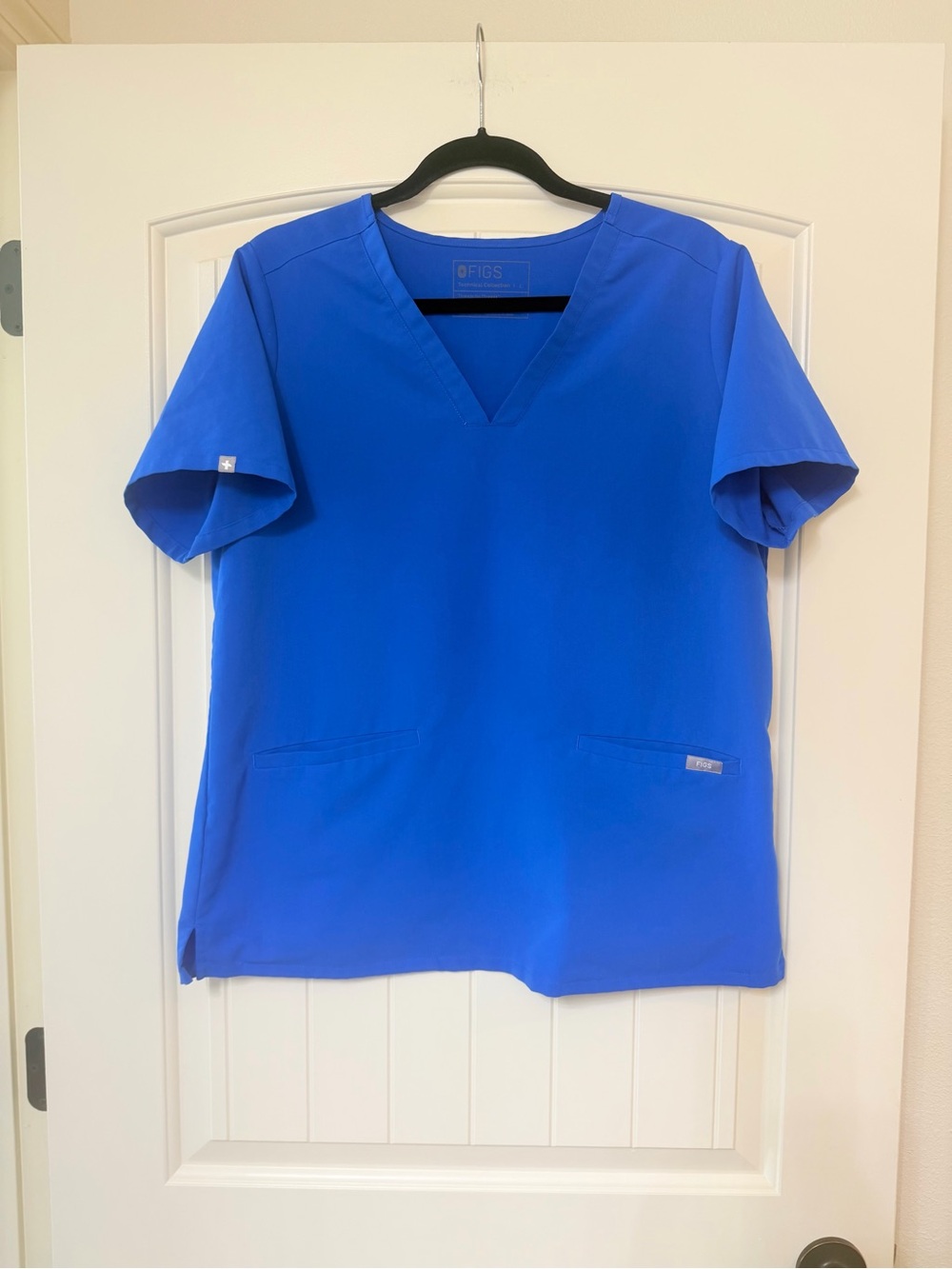 FIGS CASMA Blue Short sleeve scrub top, size L